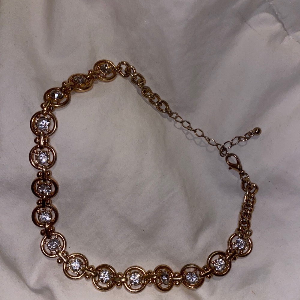 Classy Gold Choker Necklace (NEW)